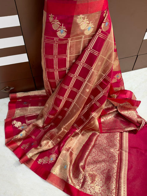 Banarasi Mango Soft Silk Saree with Runcut Weaving & Designer Pallu Magenta