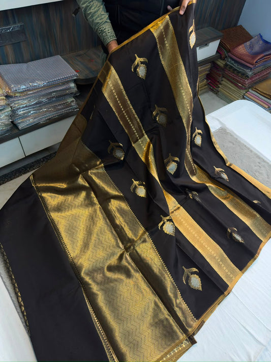 Banarasi Rao Mango Soft Silk Saree with Runcut Design
