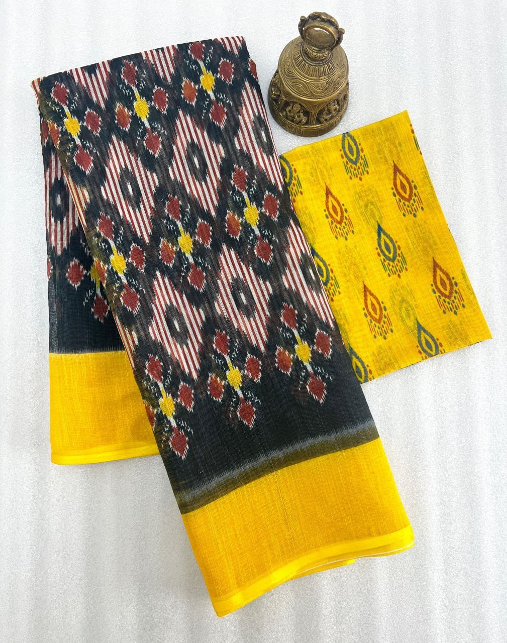 Mangalya Plain Linen Digital Print Saree with Digital Blouse