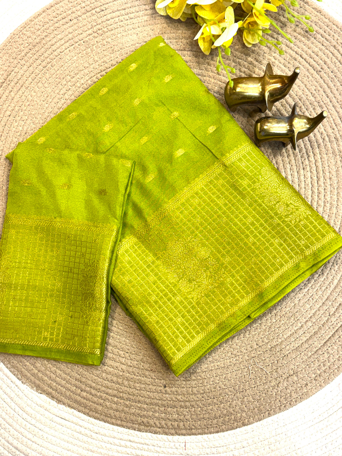 Pure Viscose Soft Silk Saree with Weaving Thread Border and Butti Blouse