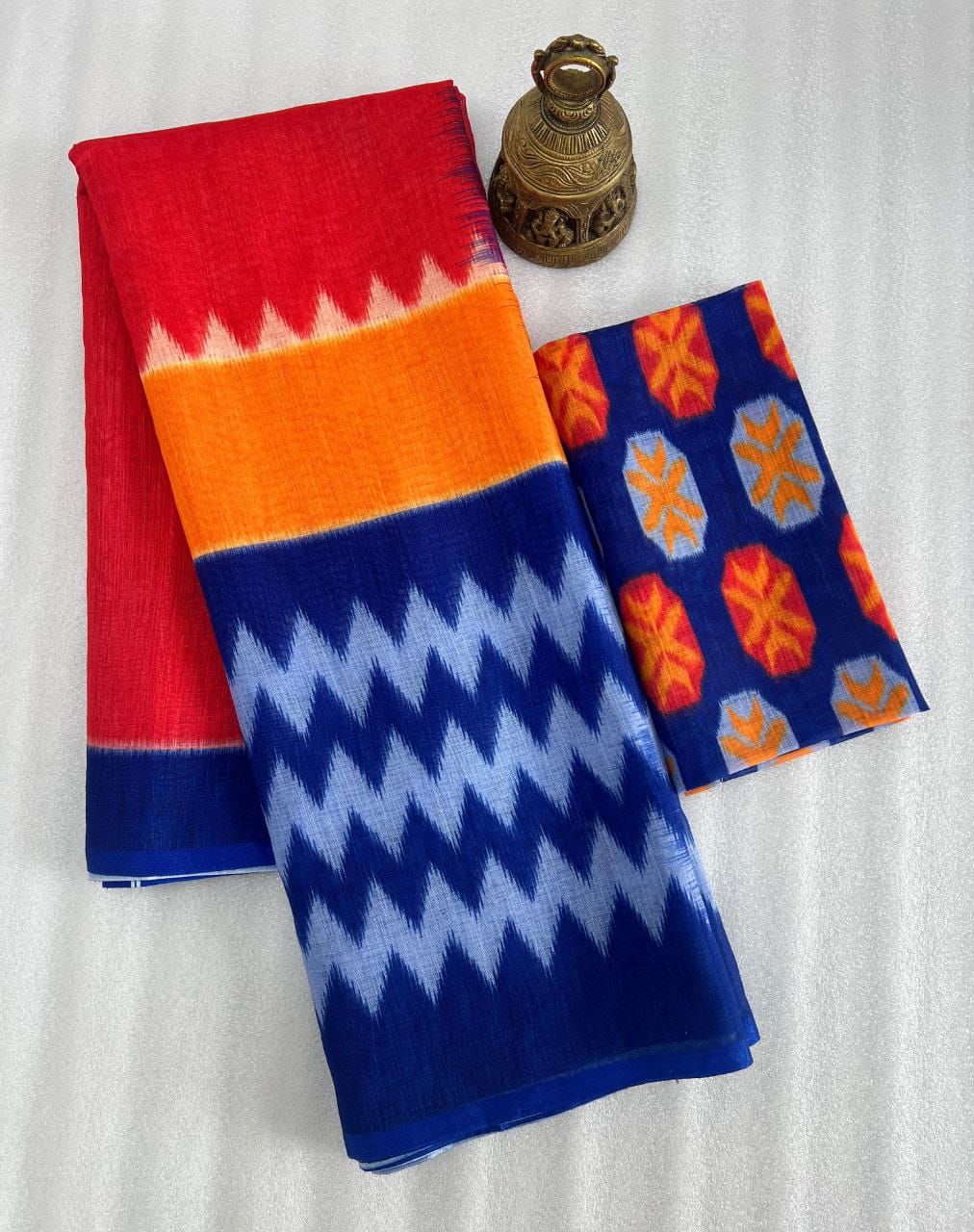 Mangalya Plain Linen Digital Print Saree with Digital Blouse