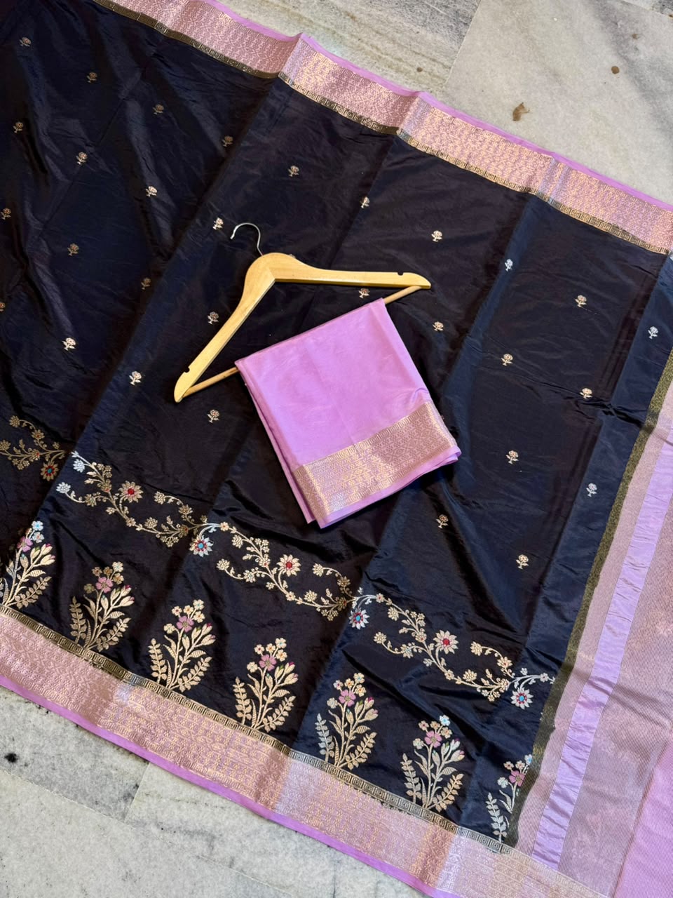 Banarasi Katan Silk Saree with Zari Butti and Contrast Jacquard Pallu
